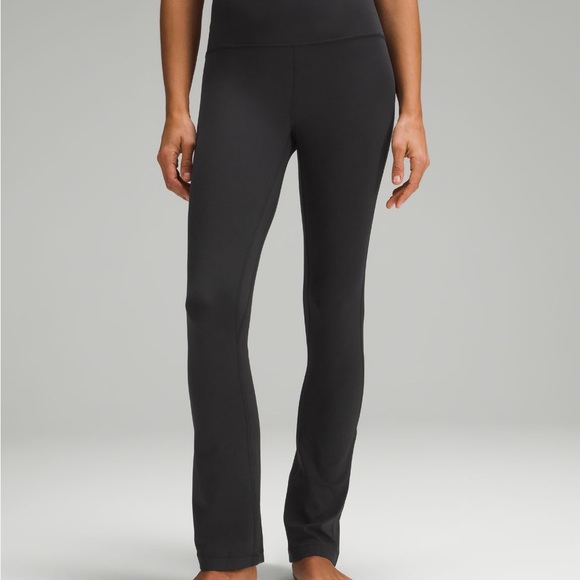 Align™ High-Rise Mini-Flared Pant *XShort In Black - Picture 2 of 9